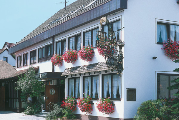 AlbquellBräuhaus mit Bierkrug und Bierdeckelmuseum